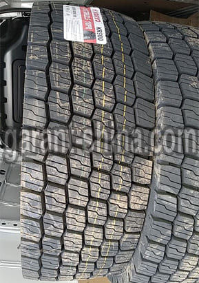 Koryo KR900 (приводная) 315/70 R22.5 151/148L 18PR - Фото протектора шин с этикеткой